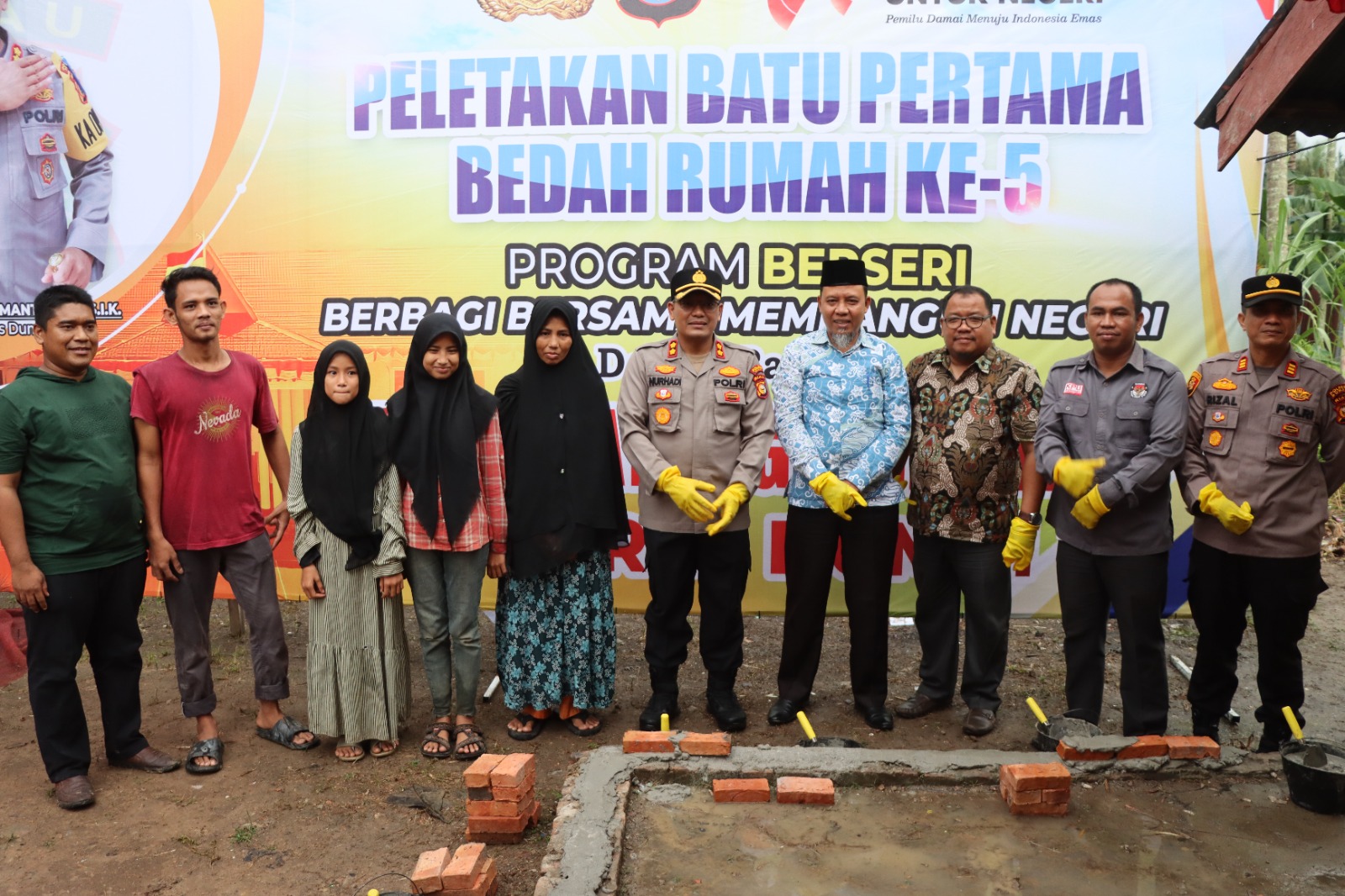 Kapolres Dumai Bedah Rumah Warga Dalam Rangka Hari Bhayangkara ke 77